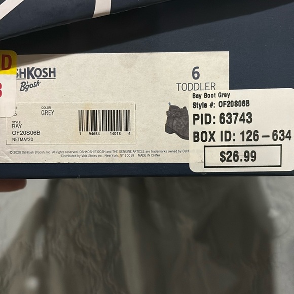 NEW OshKosh B'gosh Bay Booties size 6 TODDLER - Picture 3 of 3